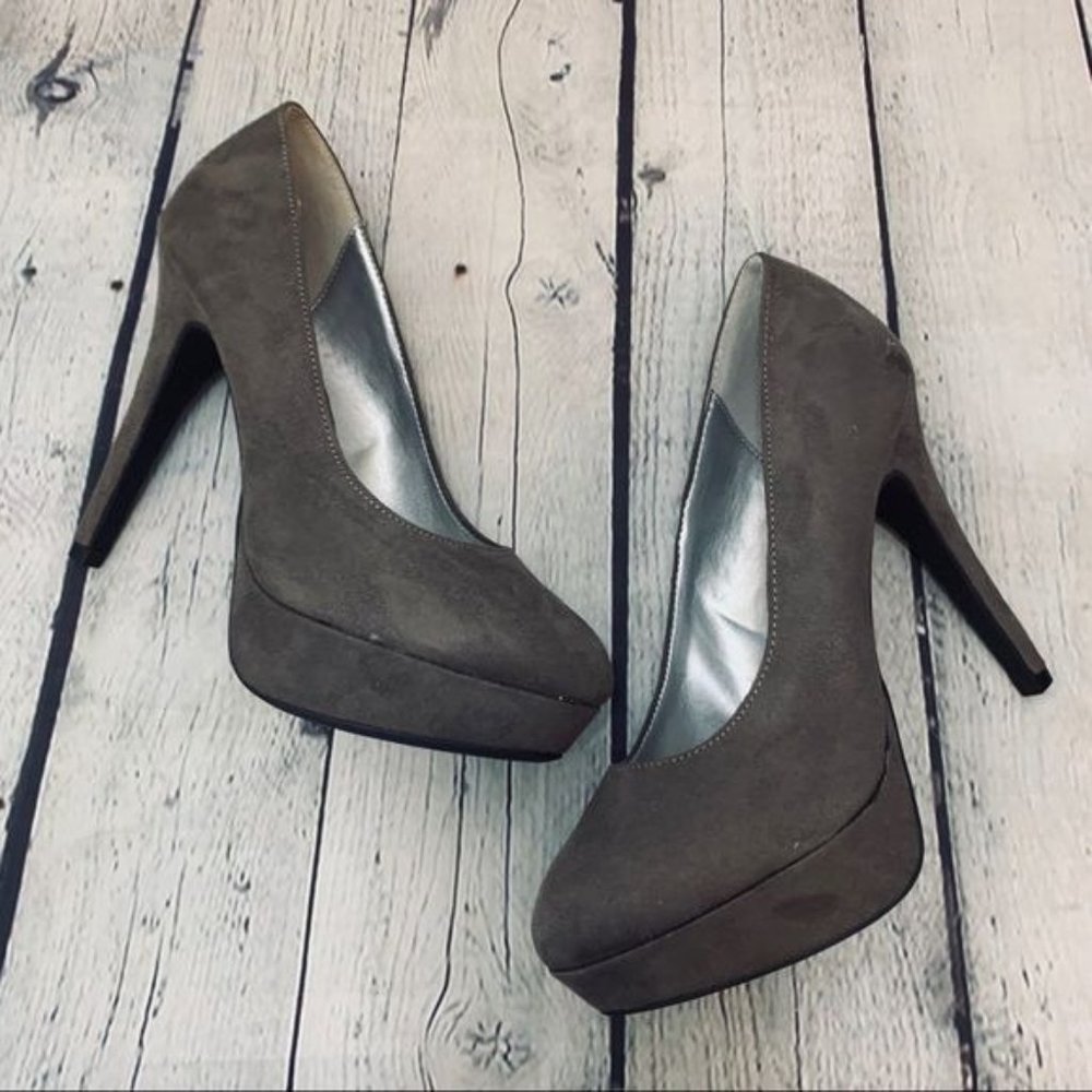 X Appeal | 5” Platform Suede Heels Size 7